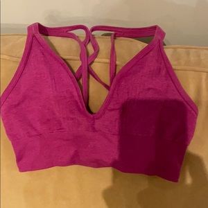 Lululemon sports bra - super comfy and sexy size 6